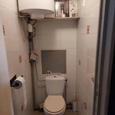A 2 Pas De La
